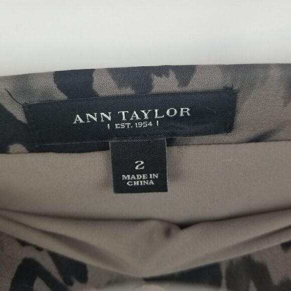 ANN TAYLOR SKIRT. Size 2. - Picture 6 of 6